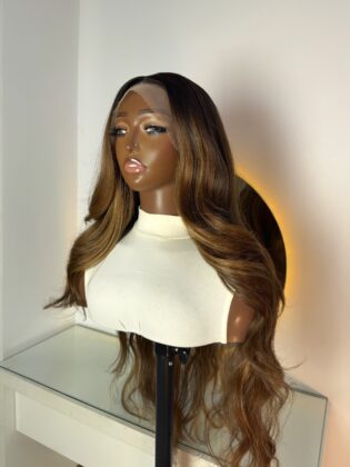 WIG NINA (Brown Highlights)
